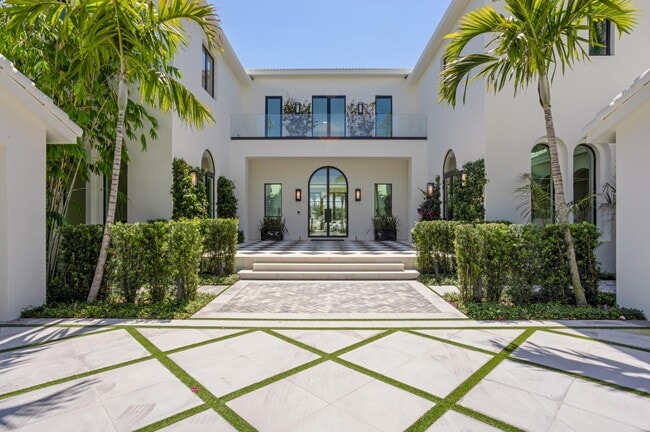 property at 1100 SE Atlantic Dr