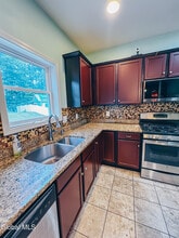 4 Elizabeth Ct in Clifton Park, NY - Building Photo - Building Photo