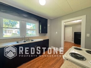321 Flushing St in Burlington, NC - Building Photo - Building Photo
