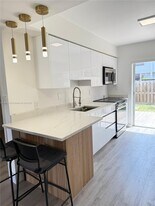 15250 SW 80th St, Unit 9 in Miami, FL - Building Photo