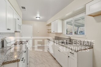 1309 Shadowglen Rd in Sacramento, CA - Building Photo - Building Photo