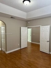 3124 NW 100th Ct in Doral, FL - Building Photo - Building Photo