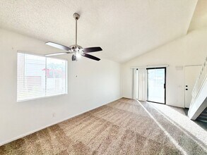 34177 Emily Way in Rancho Mirage, CA - Foto de edificio - Building Photo