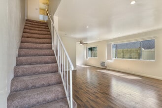 arc14039 in Van Nuys, CA - Building Photo - Interior Photo