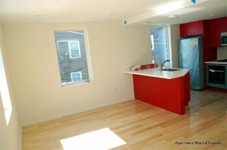 29 Warren St, Unit 3 in Cambridge, MA - Building Photo - Building Photo