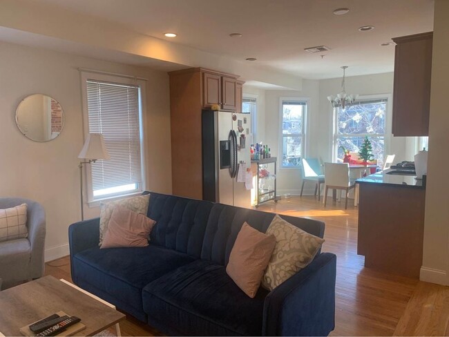 10 Homer St, Unit 3