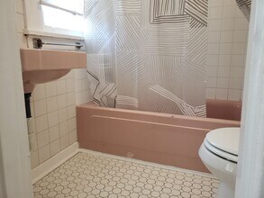 480 31st Ave N, Unit 480 1/2 Unit A in St. Petersburg, FL - Building Photo - Building Photo