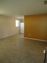 5570 61st St N in St. Petersburg, FL - Foto de edificio - Building Photo