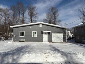 9161 Brandywine Dr in Tobyhanna, PA - Building Photo