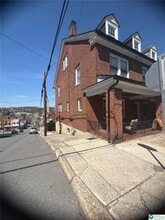 1132 Mahantongo St in Pottsville, PA - Building Photo - Building Photo