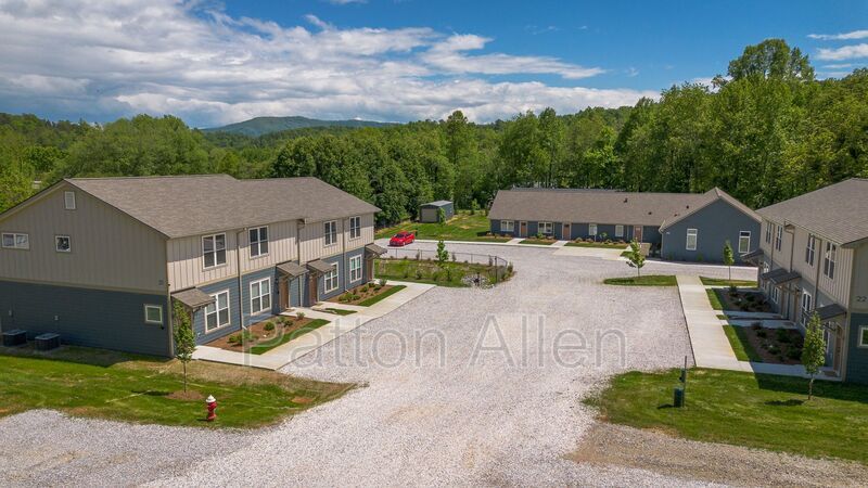 21 Catawba Valley Ct in Old Fort, NC - Building Photo