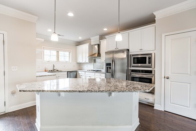 321 View Dr in Morrisville, NC - Foto de edificio - Building Photo