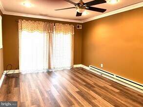 24 Dover Ct in Clementon, NJ - Foto de edificio - Building Photo