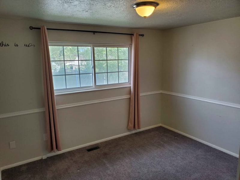 1242 N 250 E in Layton, UT - Building Photo