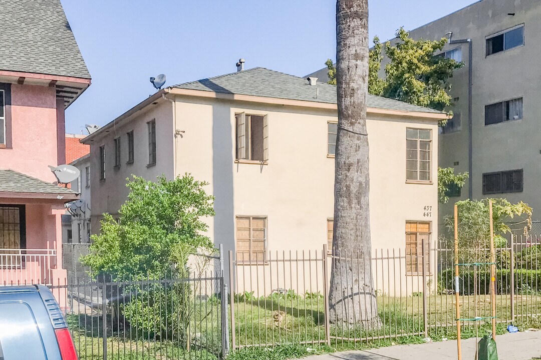 Lake House in Los Angeles, CA - Foto de edificio