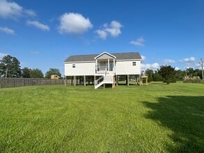 54 Bay Lake Dr in Chocowinity, NC - Building Photo - Building Photo
