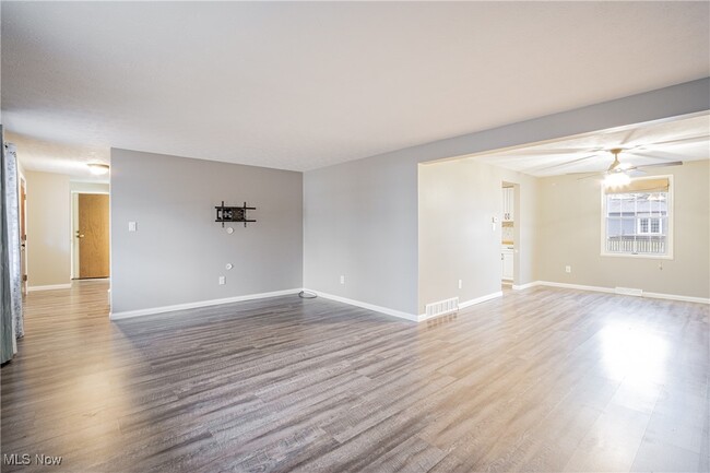 property at 472 Gresham Dr