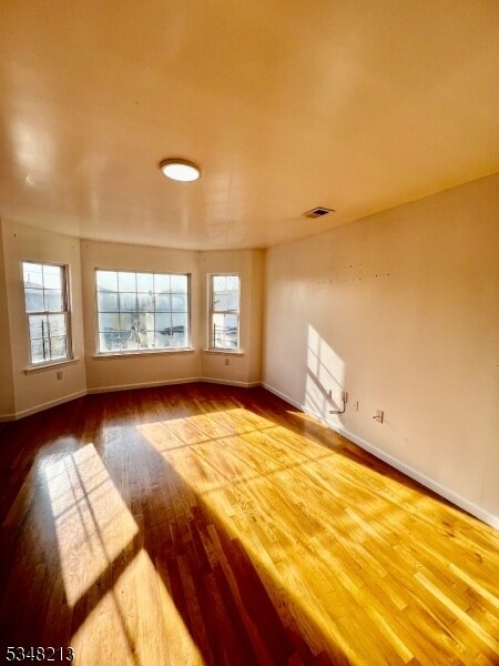 824 Van Buren Ave in Elizabeth, NJ - Building Photo - Building Photo
