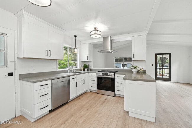 property at 91 Sherwood Dr