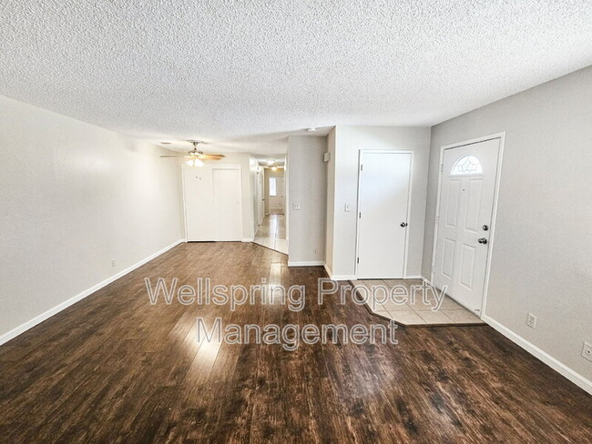 property at 305 S Richmond Rd