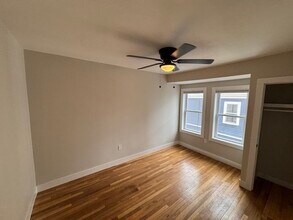 4 Greenleaf Ave, Unit 4 in Medford, MA - Building Photo - Building Photo