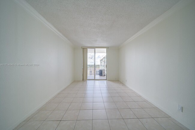 2903 N Miami Beach Blvd in North Miami Beach, FL - Building Photo - Building Photo