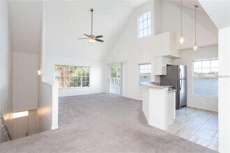 9704 Lake Chase Island Way in Tampa, FL - Building Photo - Building Photo