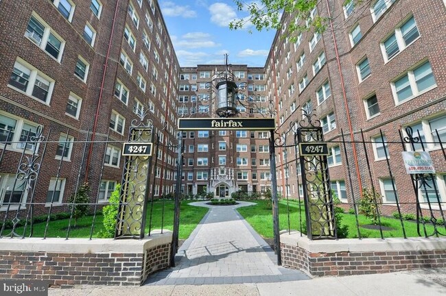 4247 Locust St, Unit 0B-115 in Philadelphia, PA - Foto de edificio - Building Photo