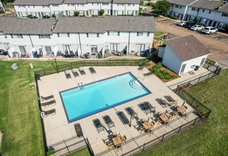 1800 Jackson Ave W, Unit 2 in Oxford, MS - Foto de edificio - Building Photo
