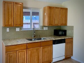 11607 Barrington Way in Austin, TX - Building Photo - Building Photo