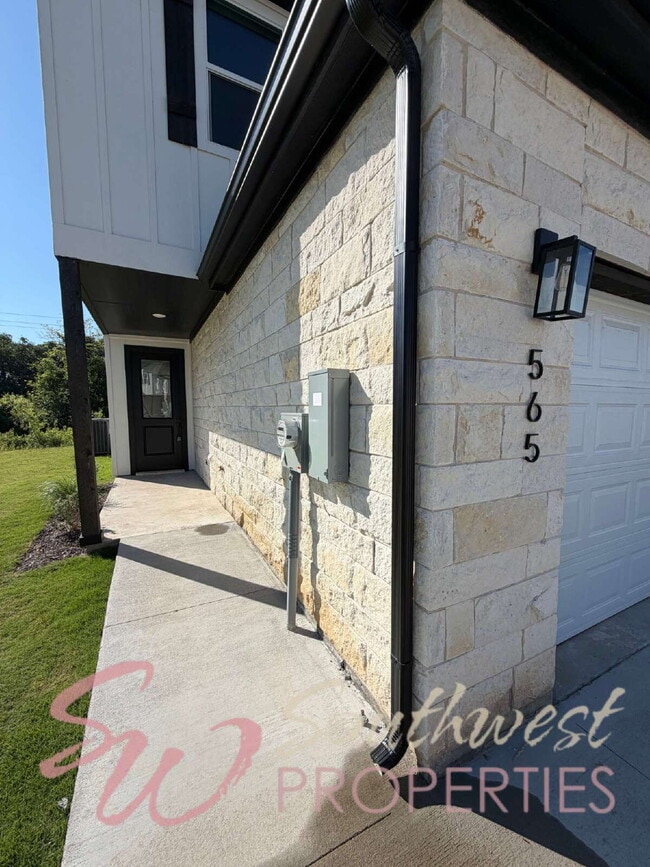 property at 565 Galt Dr