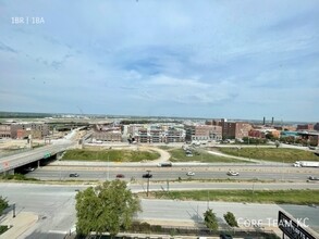 320 W 7th St in Kansas City, MO - Foto de edificio - Building Photo