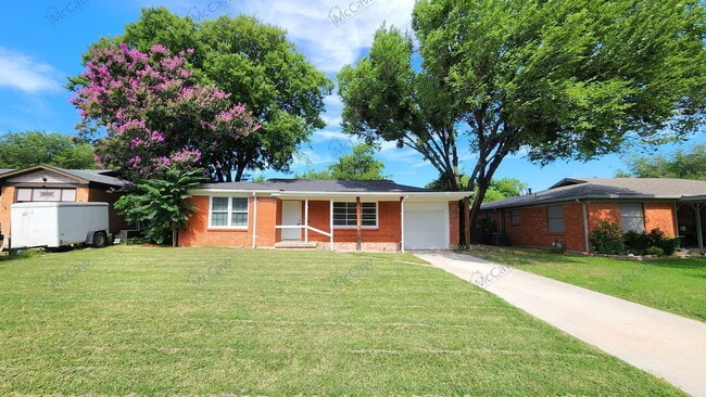 property at 816 Sandell Dr