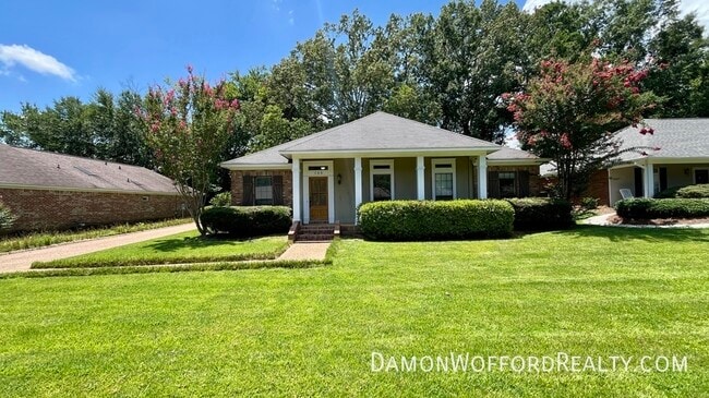 property at 135 Sunnycrest Dr