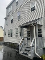 9 Cedar St in Taunton, MA - Building Photo