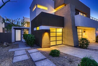 917 Vegas View Dr in Henderson, NV - Building Photo - Building Photo