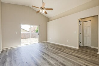 535 Royal Ridge St, Unit 10 T in Valrico, FL - Building Photo - Building Photo