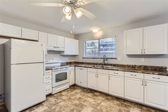 8133 S Everett St in Littleton, CO - Building Photo - Building Photo