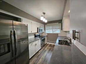 1814 NE 19th St in Gresham, OR - Building Photo - Building Photo