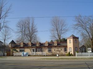 6089 W Houghton Lake Dr in Houghton Lake, MI - Foto de edificio