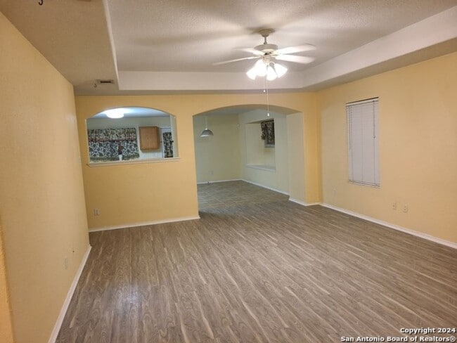 8911 Laguna Rio in San Antonio, TX - Building Photo - Building Photo