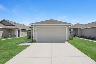 13769 Kit Run in Splendora, TX - Building Photo - Building Photo