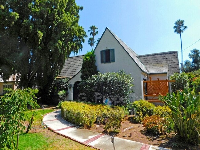 1186 New York Dr in Altadena, CA - Building Photo - Building Photo