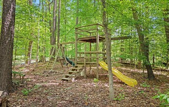 7140 Persimmon Ln in Owings, MD - Building Photo - Building Photo