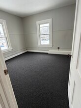 12 Cottage Green, Unit 16 a in Enfield, CT - Foto de edificio - Building Photo