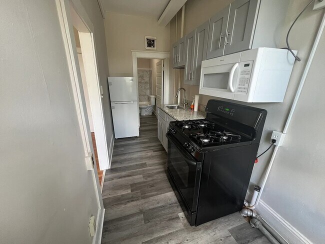 703 Newington Ave, Unit 2F in Baltimore, MD - Building Photo - Building Photo