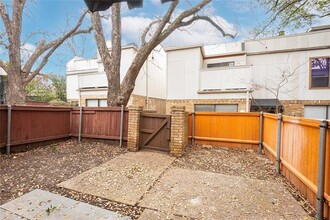 6718 Eastridge Dr in Dallas, TX - Building Photo - Building Photo
