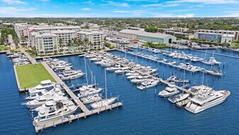 806 E Windward Way in Lantana, FL - Building Photo