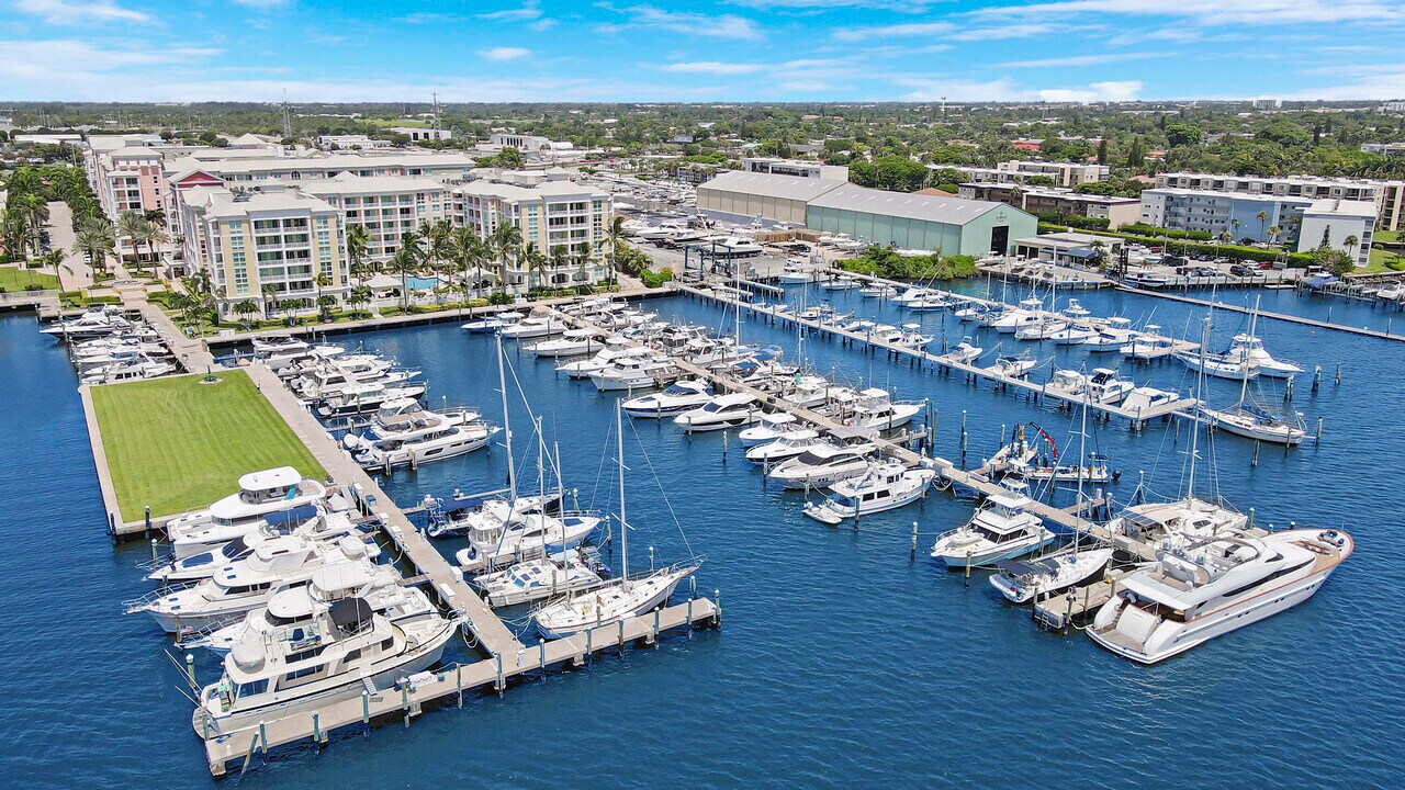 806 E Windward Way in Lantana, FL - Foto de edificio