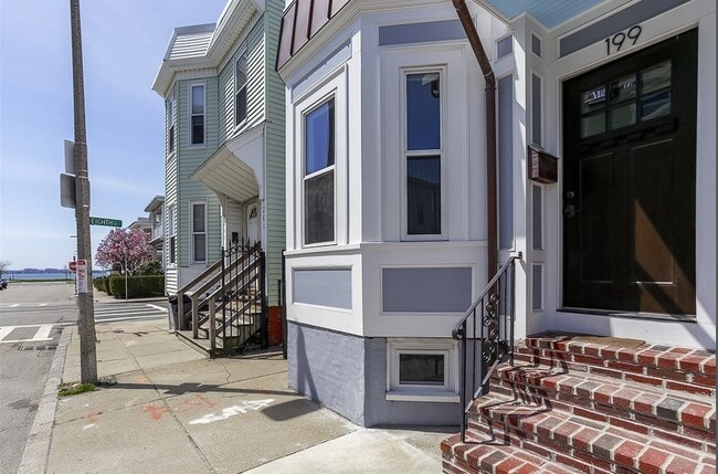199 N St, Unit 1 in Boston, MA - Building Photo - Building Photo